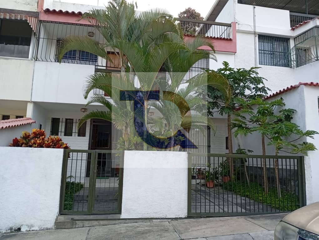 En Venta Casa en Piedra Azul | 5H, 4B, 1P/E, 