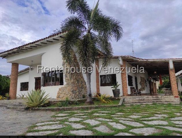 Casa en venta ubicada  en safari carabobo Valencia  26-4673 ELISA MEJIA