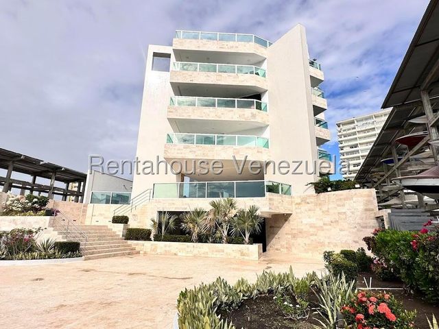 Apartamento en venta ubicado en Tucacas Falcon 26-11132 ELOISA MEJIA