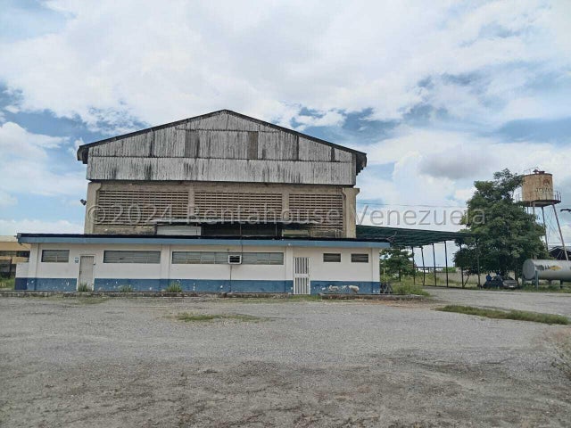En Zona Industrial Galpon en venta Ubicado en Valencia Carabobo 25-4278 ELOISA MEJIA