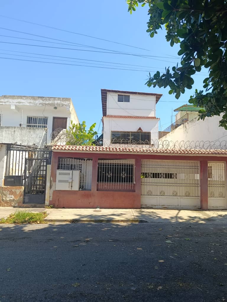 CASA EN VENTA, LA ATLÁNTIDA, VENEZUELA.