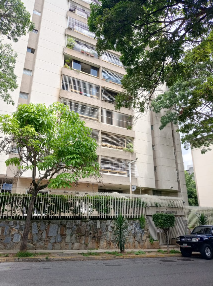 SE VENDE APTO LA URBINA. CARACAS