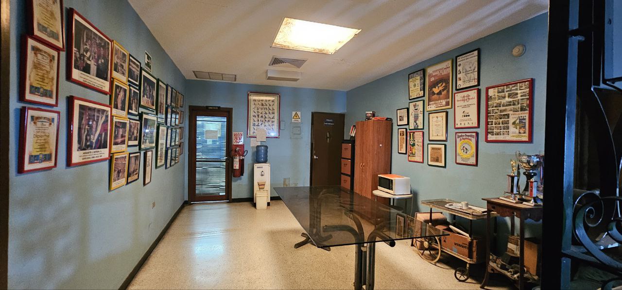 SE VENDE LOCAL COMERCIAL SECTOR LA LAGO ZONA 