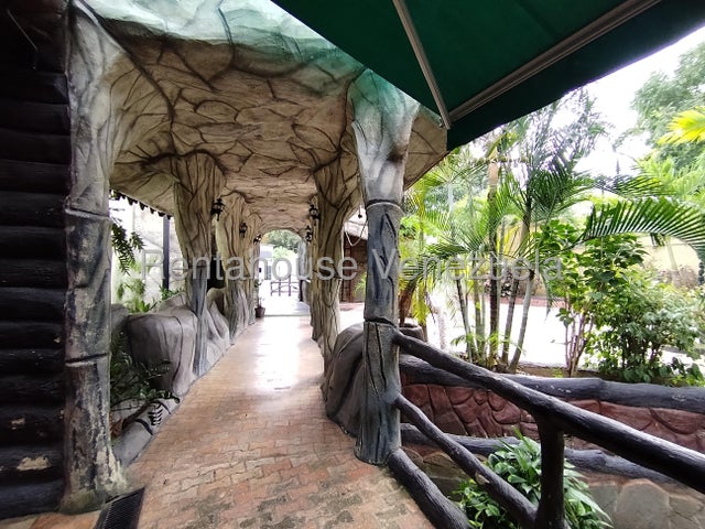 Caney inspirado en la colonia Tovar en venta Ubicado en Av Bolivar Norte Valencia cd 26-11435 ELOISA MEJIA