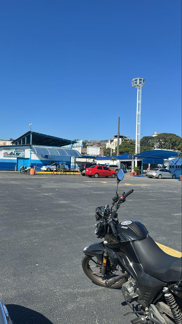 VENDO AUTOLAVADO EN CARACAS