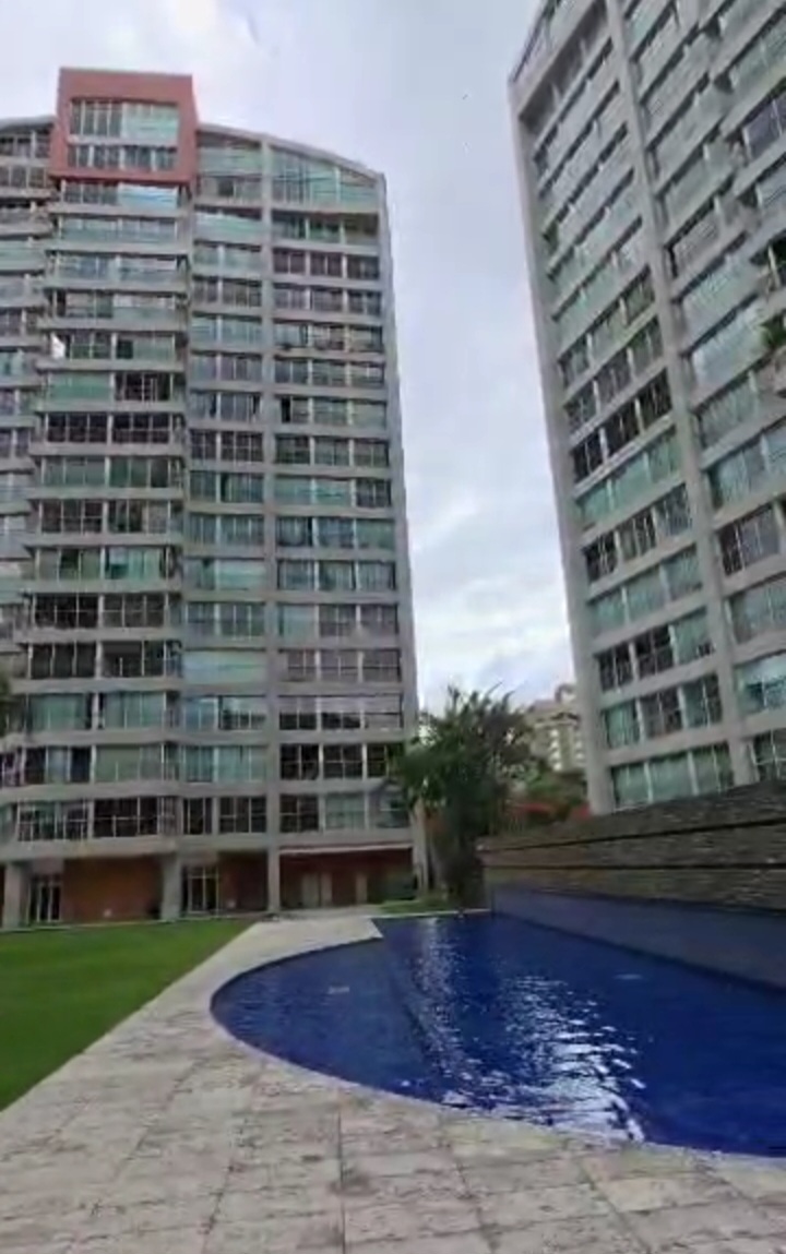 Vendo elegante pent house