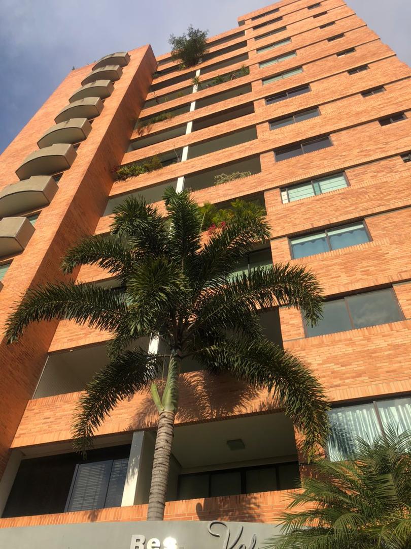 Se vende apartamento en Urb valle blanco 