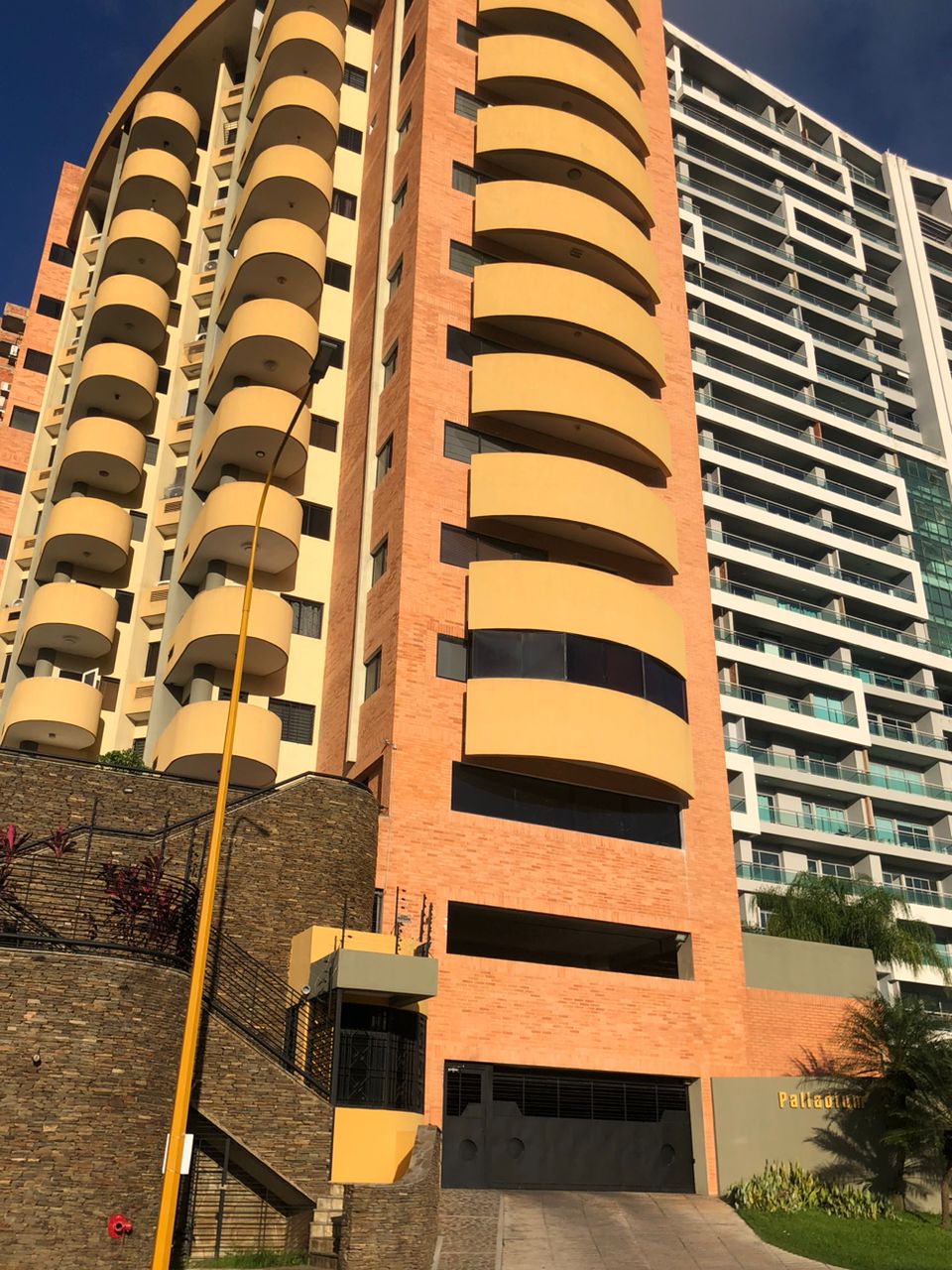 Se alquila apartamento en la Trigaleña 