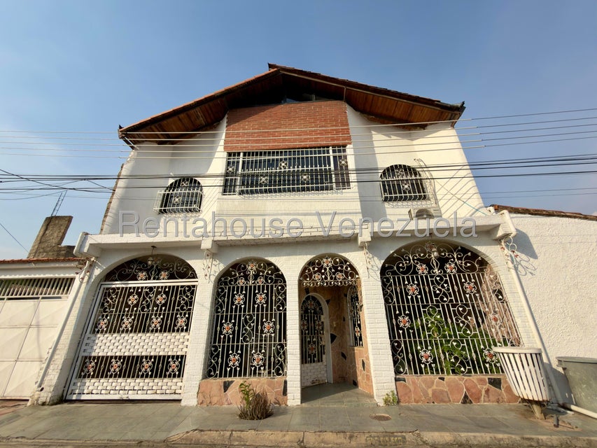 CASA EN VENTA EN URB. VILLAS ANTILLANA LA MOR