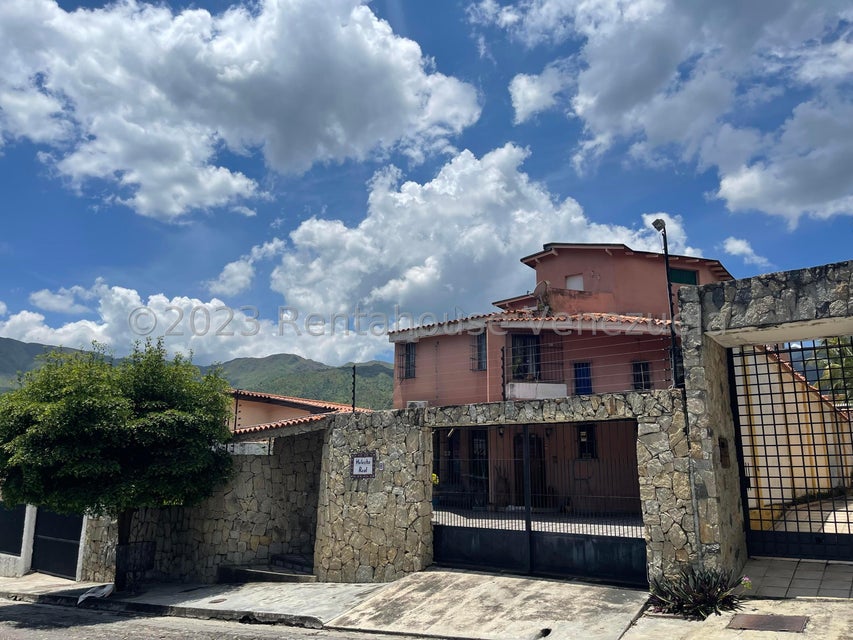 CASA EN VENTA EN URB. EL CASTAÑO MARACAY 26-