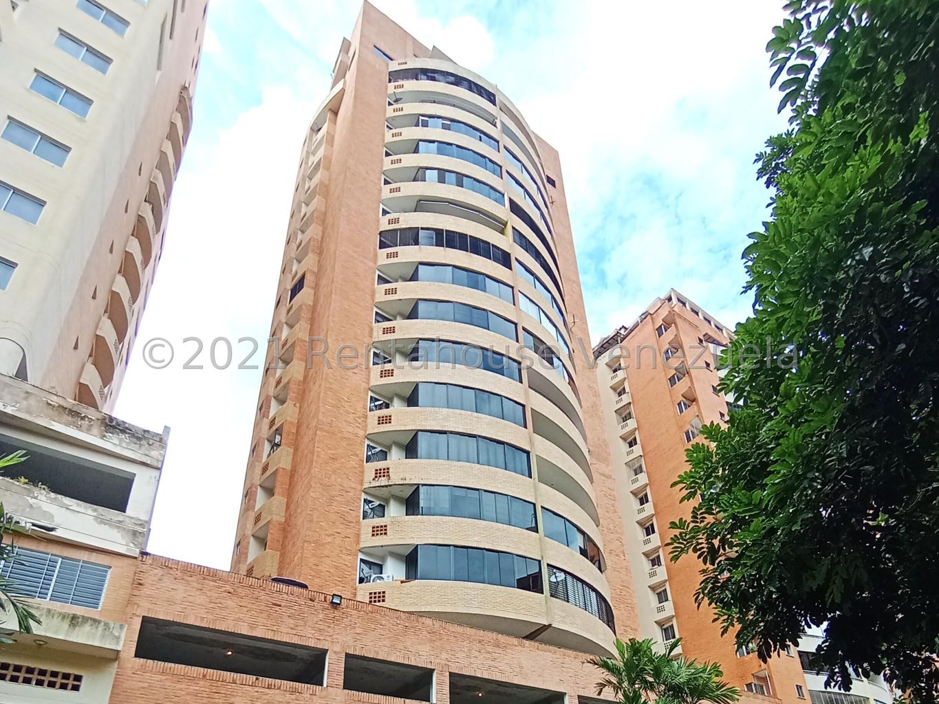 25-3099 Apartamento en venta El Parral Valenc