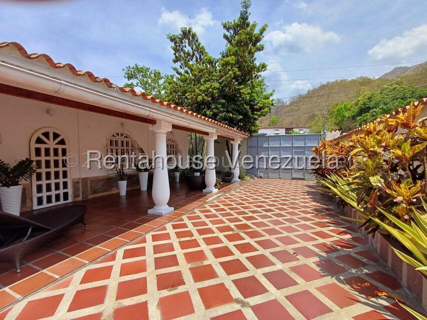 CASA EN VENTA EN URB. EL LIMON MARACAY 26-145