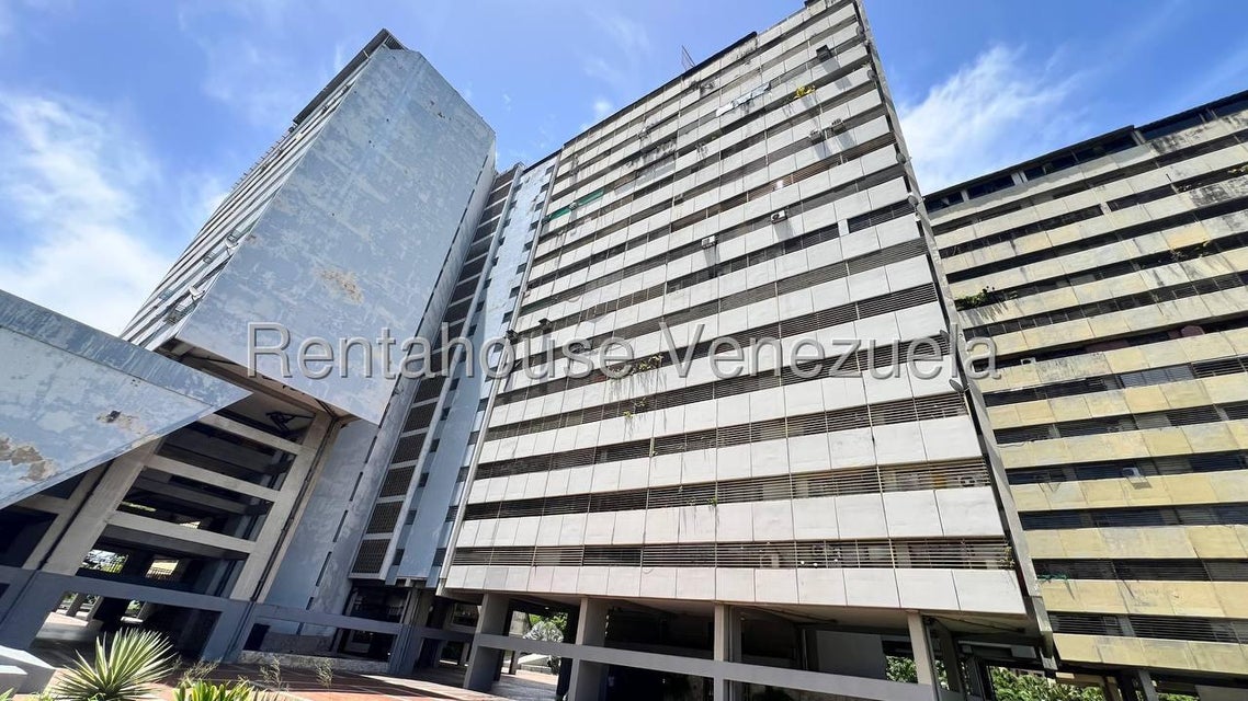 APARTAMENTO EN VENTA EN CONJ. RESD. LOS JARDI