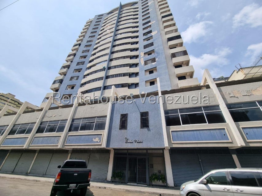 PENTHOUSE EN VENTA EN ZONA CENTRO MARACAY 26-15006