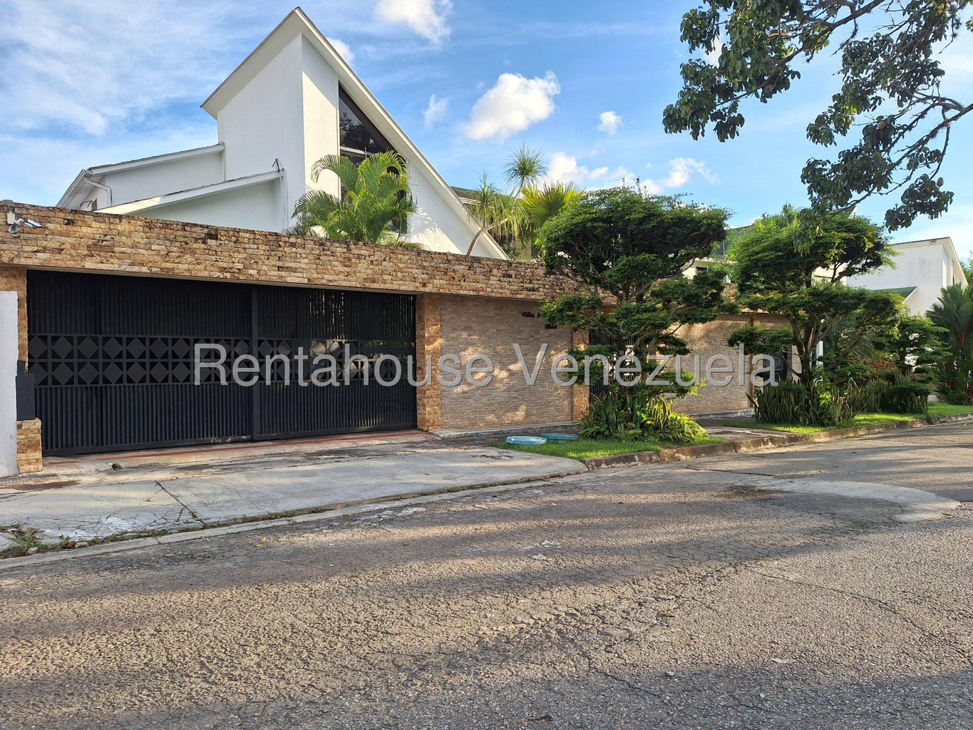 26-8094 Casa en venta Altos de Guataparo Vale