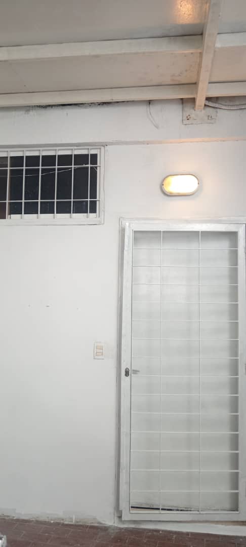 SE ALQUILA ANEXO EN LA TRINIDAD 