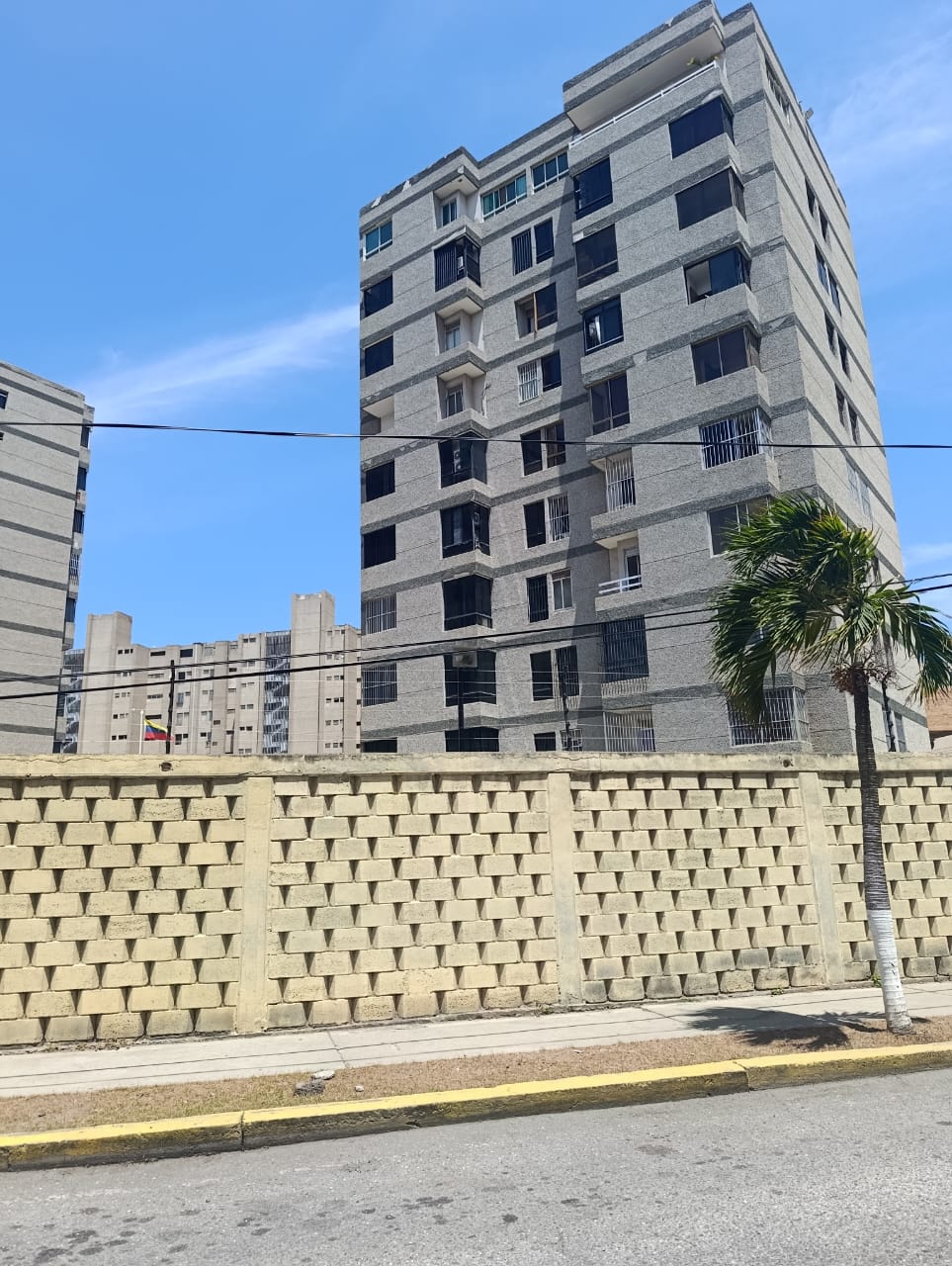 APARTAMENTO EN ALQUILER, PLAYA GRANDE, VENEZU