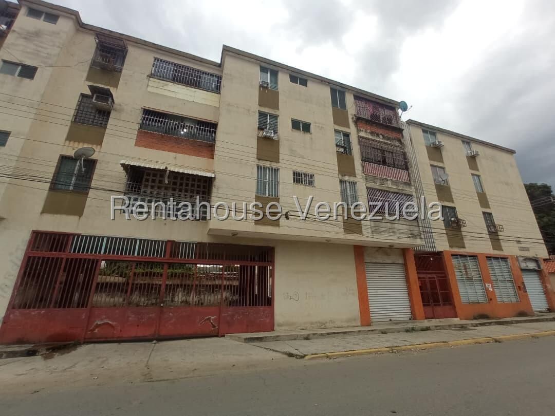 Apartamento en venta amplio de 3H-2B-1PE muy 