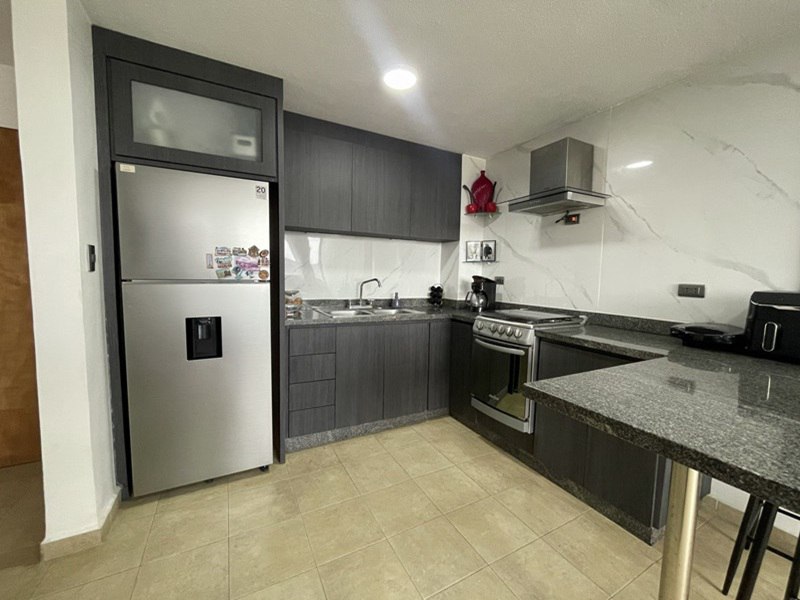 Apartamento totalmente moderno en venta. Ubic