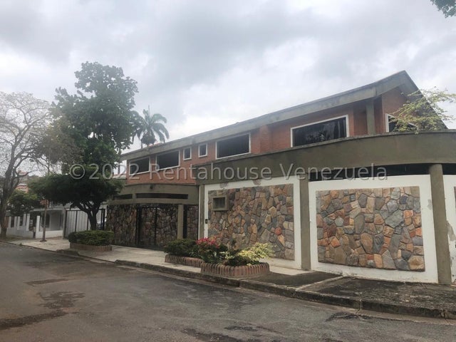 En El Trigal Sur Amplia Casa de Esquina en Ve