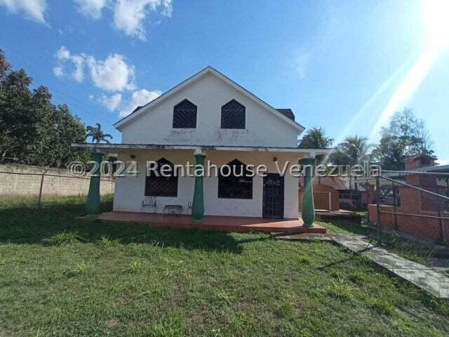 Casa de 457 m2 y terreno de 2500 M2 las Moroc