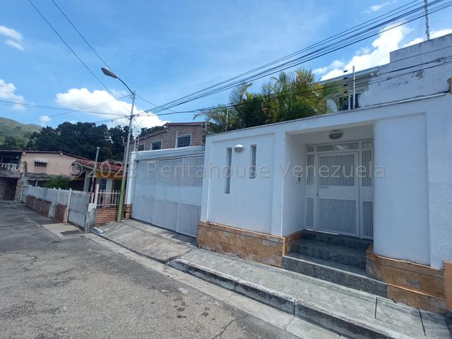 CASA EN VENTA URB. EL CASTAÑO MARACAY ESTADO ARAGUA MLS 25-15451. EJGP