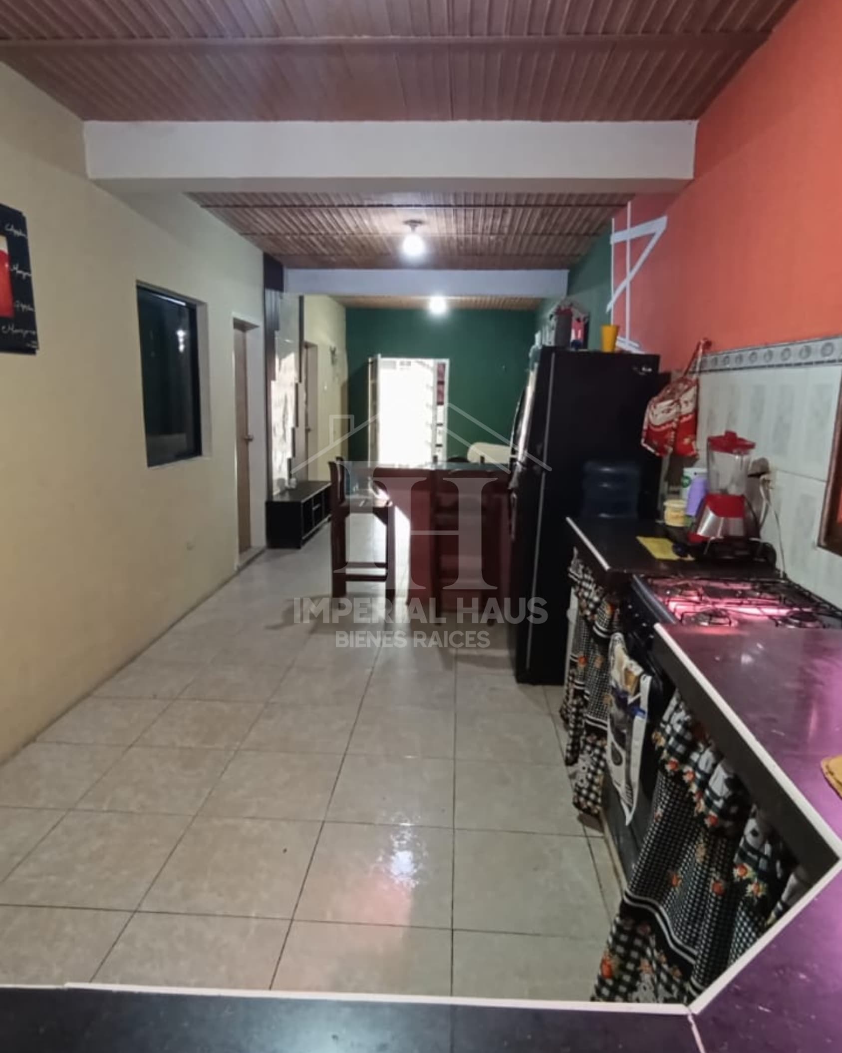 Disponible Bella casa de 2 Niveles en Los Gua