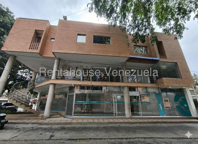 Luminoso Local en alquler ubicado en rancho g