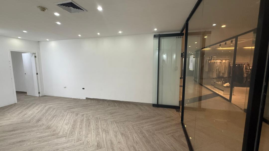 LOCAL COMERCIAL EN ALQUILER C.C LA VIÑA PLAZ