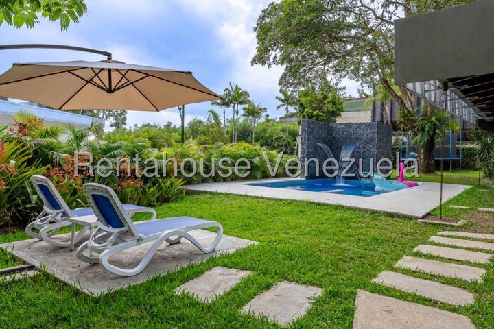 VENTA EN LA LAGUNITA #25-11203