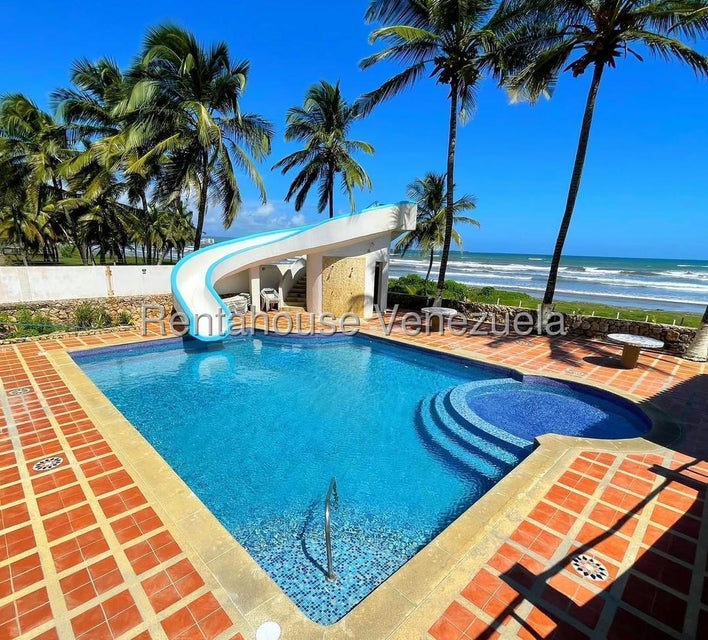 26-18319 Apartamento en venta Tucacas con vista al mar Falcon Nicolina Mottola Rentahouse