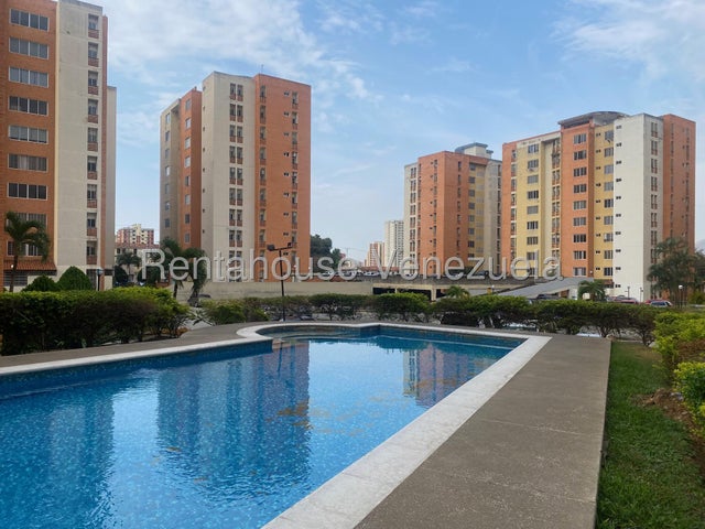 Apartamento obra limpia en venta en el rincon