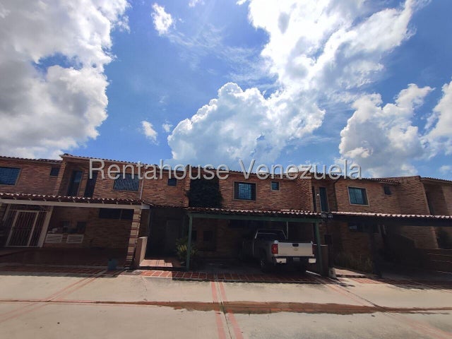 TOWNHOUSE EN VENTA EN URB MORICHAL LA VICTORIA ESTADO ARAGUA MLS 26-8991. EJGP