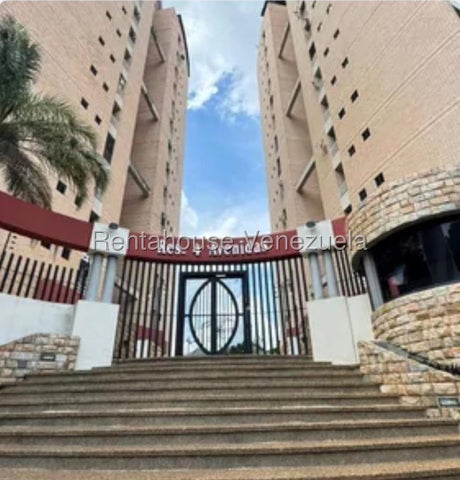 Apartamento con planta electrica en venta ubi