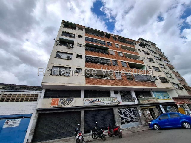 APARTAMENTO EN VENTA URB LA BARRACA MARACAY ESTADO ARAGUA MLS 26-774. EJGP