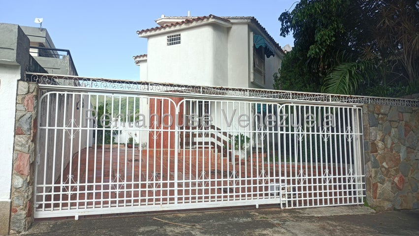 Amplia Casa en venta en La Trigaleña  Valenc