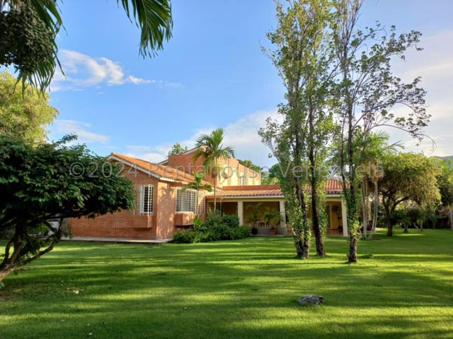 Casa en venta con planta electrica ubicada en