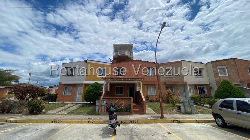 Venta de Townhouse. Calicanto #26-16386