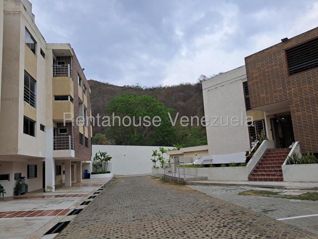 Venta de Townhouse El Rincon #26-18095