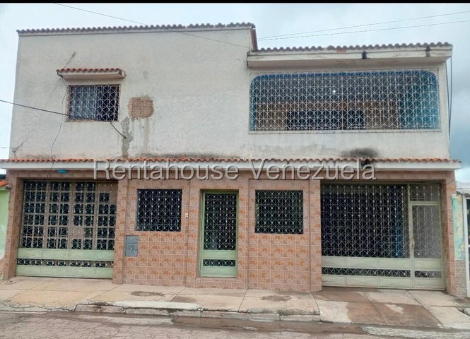 26-21747 Casa en Venta parcialmente amoblado en Flor Amarilo