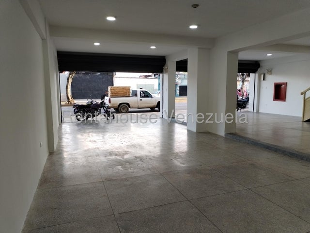 Alquiler de Local Comercial Av. Lara 4 #26-19688