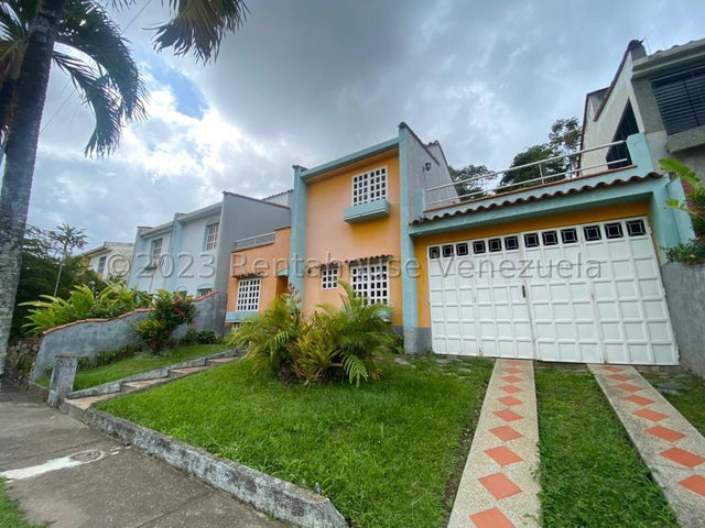 Parque Mirador Valencia Casa en venta Ubicada